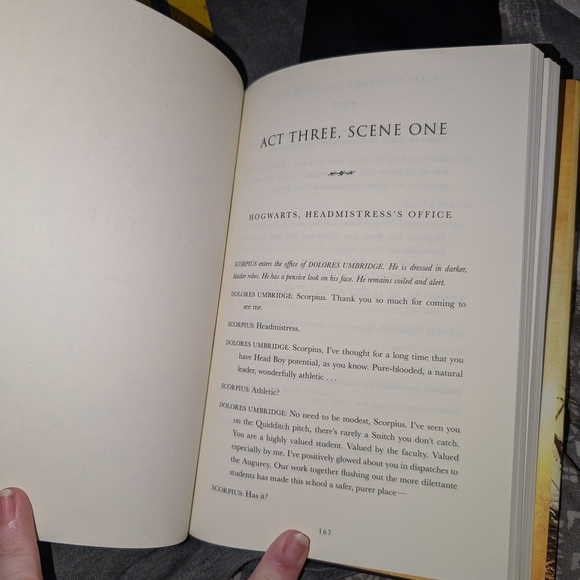 Set Of Book And Kids Shirt - Picture 4 of 8